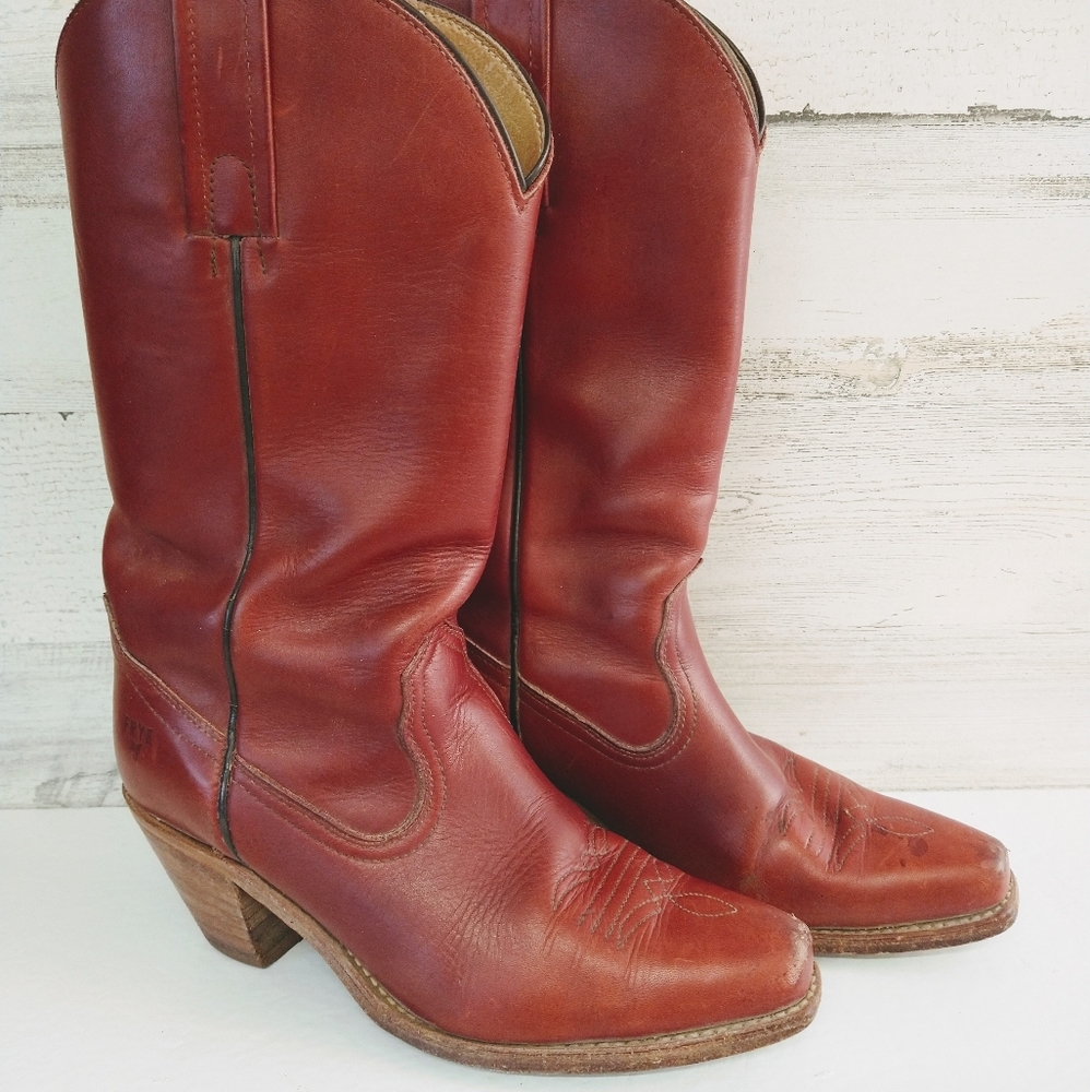 WOMENS SIZE 8 FRYE BOOTS #7080